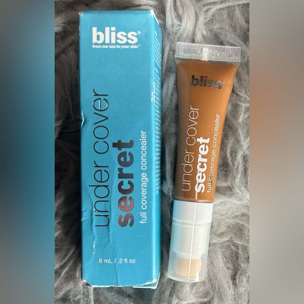BLISS
Under Cover Secret Full Coverage Concealer